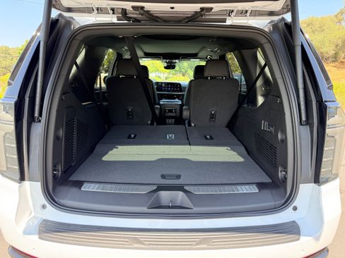New 2026 Chevrolet Tahoe Z71 w/ Z71 Off-Road Package AWD/4WD image 8