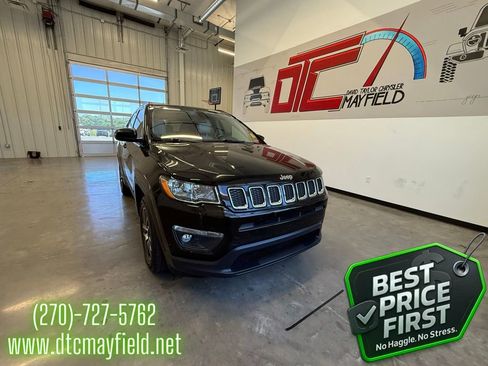 Used 2018 Jeep Compass Latitude w/ Popular Equipment Group FWD image 1