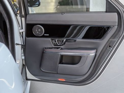 Used 2016 Jaguar XJ image 53