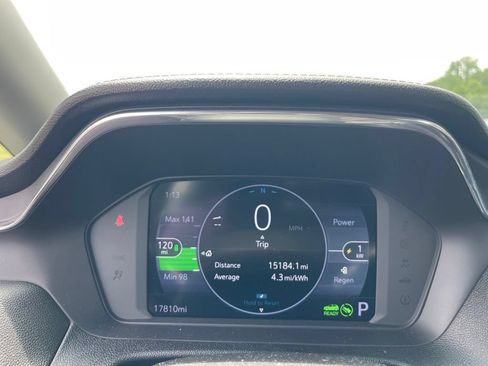 Used 2023 Chevrolet Bolt LT w/ Infotainment Package FWD image 10