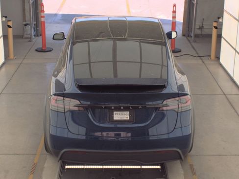 Used 2024 Tesla Model X image 7