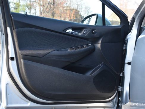 Used 2017 Chevrolet Cruze LT w/ Convenience Package image 8