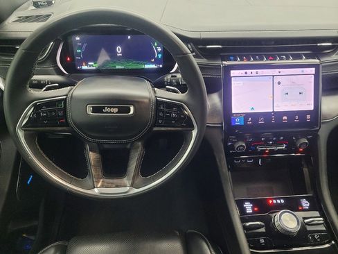 Used 2022 Jeep Grand Cherokee Overland w/ Luxury Tech Group IV image 22