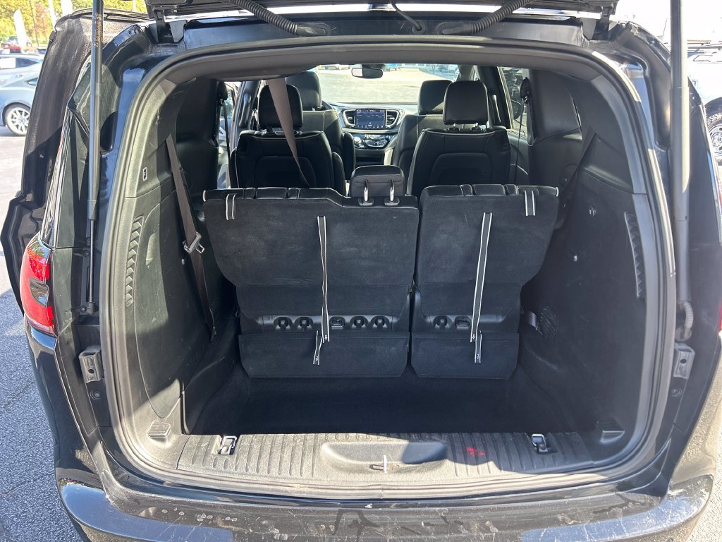 Used 2025 Chrysler Pacifica Limited FWD image 28
