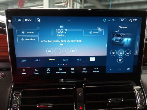 Used 2024 Lincoln Navigator Premiere AWD/4WD image 17