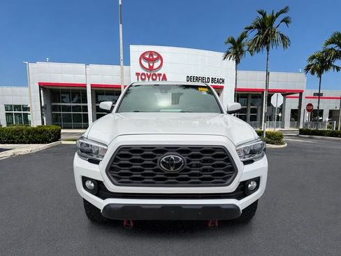 Used 2022 Toyota Tacoma TRD Off-Road w/ Technology Package AWD/4WD image 3
