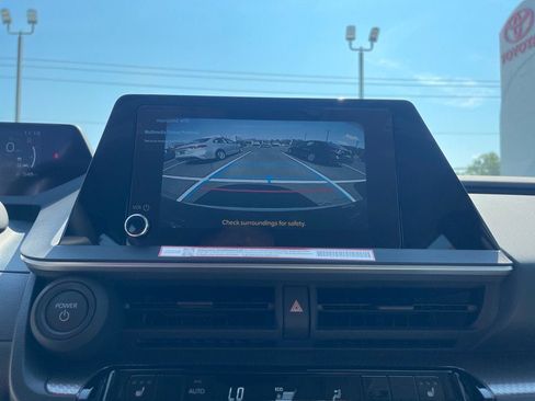 New 2026 Toyota Prius XLE FWD image 5