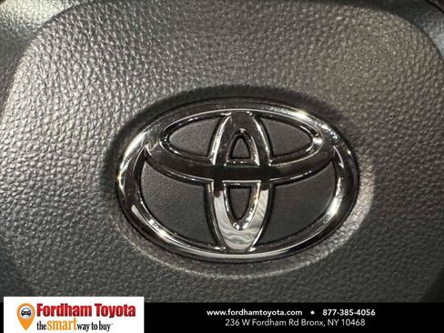 Used 2025 Toyota RAV4 XLE AWD/4WD image 34