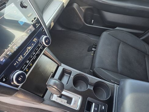 Used 2018 Subaru Outback 2.5i Premium image 17