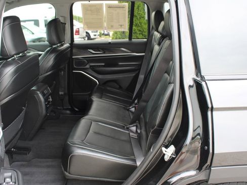 Used 2023 Jeep Grand Cherokee 4WD 4xe w/ Luxury Tech Group II image 46