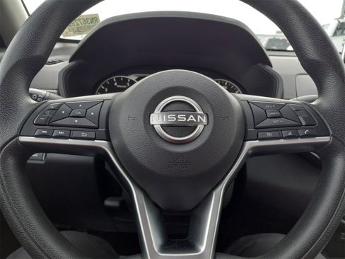 Used 2024 Nissan Altima 2.5 SV image 17