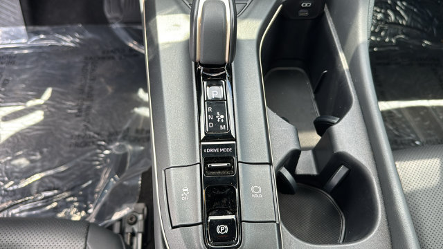 Used 2023 Toyota Crown Platinum AWD/4WD image 18
