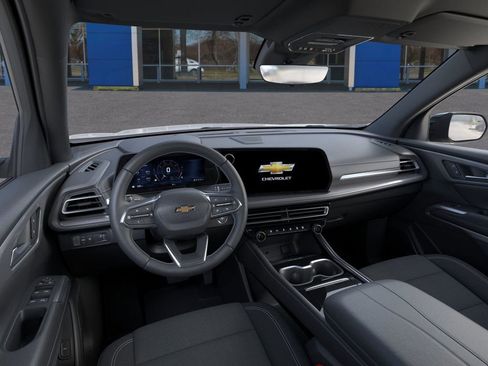 New 2026 Chevrolet Traverse LT w/ Sun and Wheel Package FWD image 15