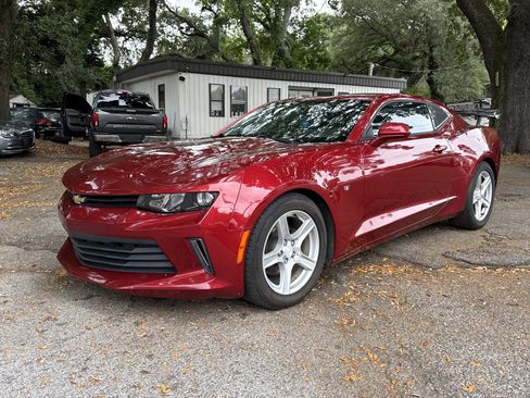 Used 2017 Chevrolet Camaro LT w/ Technology Package RWD image 1