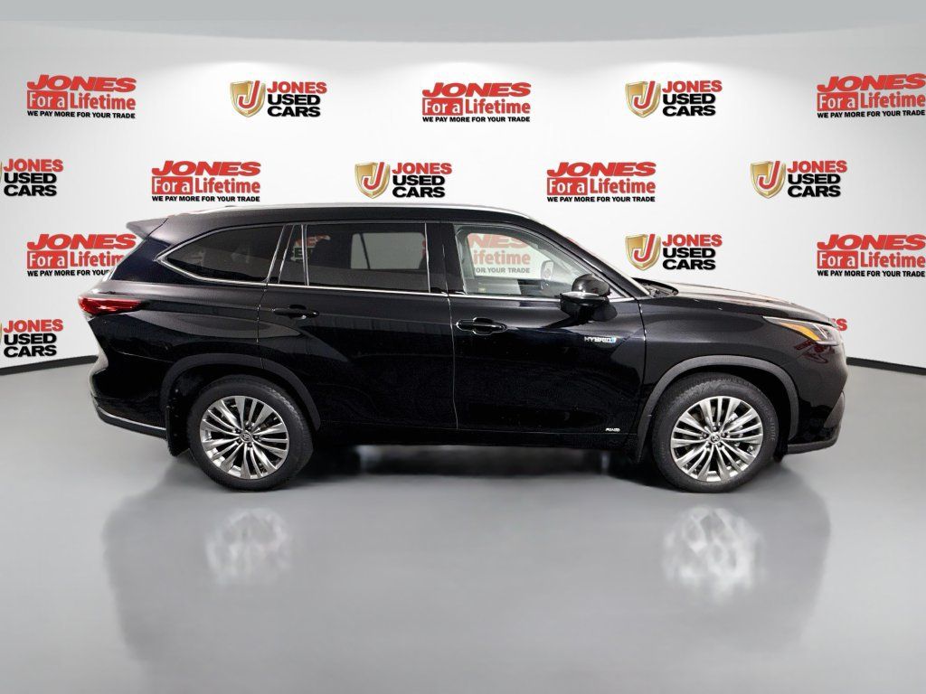 Certified 2020 Toyota Highlander Platinum AWD/4WD image 19