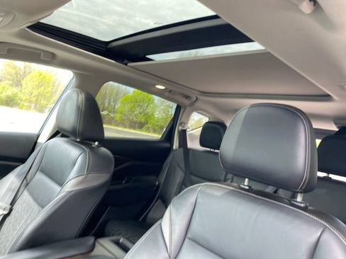Used 2024 Nissan Murano Platinum AWD/4WD image 17