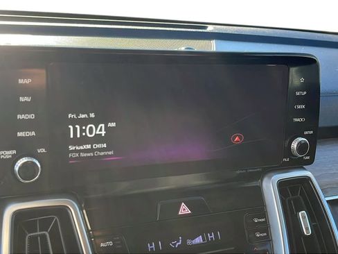 Used 2023 Kia Sorento S image 17