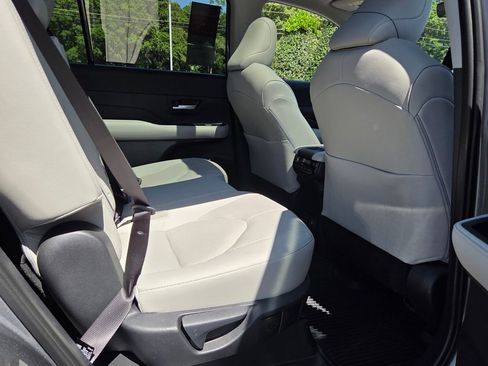 New 2026 Toyota Grand Highlander FWD image 18