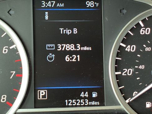 Used 2019 Nissan Sentra S FWD image 33
