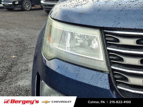 Used 2017 Ford Explorer XLT w/ Equipment Group 202A image 11