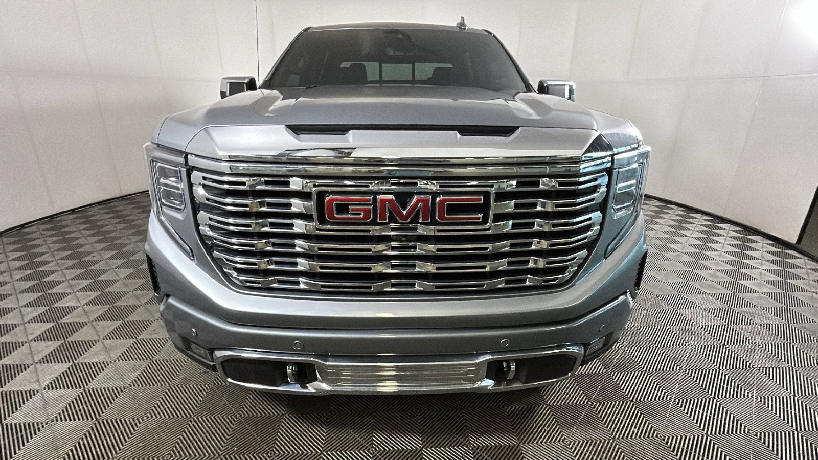 Used 2023 GMC Sierra 1500 Denali w/ Denali Reserve Package AWD/4WD image 9