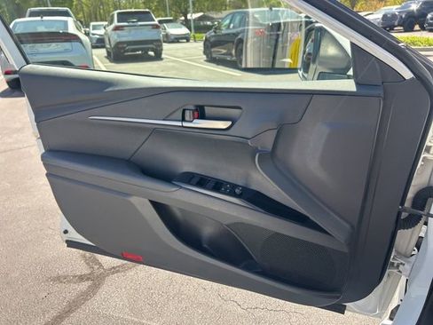 Used 2025 Toyota Camry SE FWD image 26