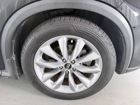 Used 2019 INFINITI QX50 Luxe w/ Navigation Package AWD/4WD image 4
