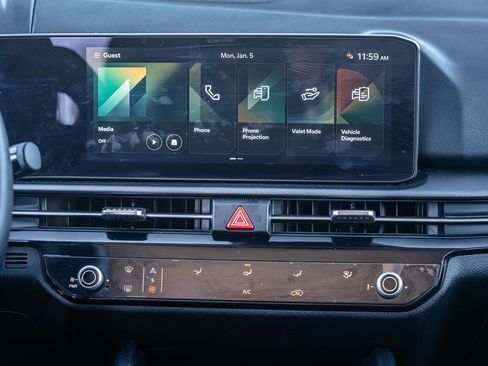 Used 2026 Kia Sportage LX w/ LX Convenience Package image 28