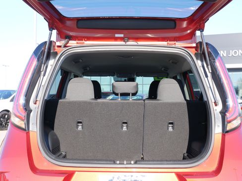 Used 2023 Kia Soul LX image 14
