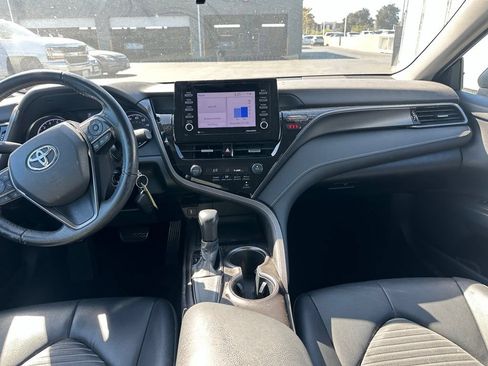 Used 2021 Toyota Camry SE w/ Carpet Mat Package (TMS) FWD image 8