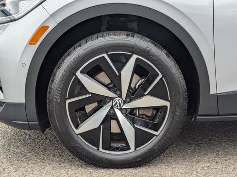 Certified 2023 Volkswagen ID.4 Pro S AWD/4WD image 38