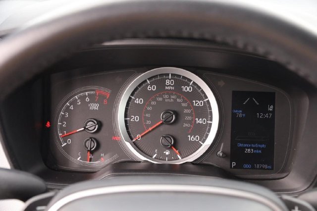 Used 2022 Toyota Corolla SE FWD image 13