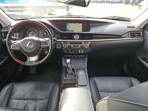 Used 2018 Lexus ES 300h image 11