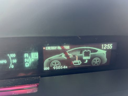 Used 2013 Toyota Prius Two image 22