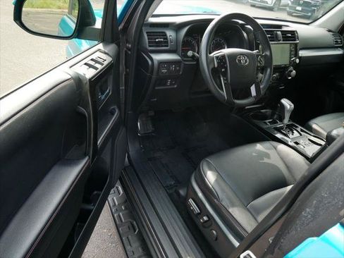Certified 2022 Toyota 4Runner TRD Off-Road Premium AWD/4WD image 10
