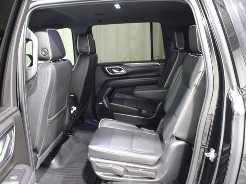 Used 2022 GMC Yukon XL SLT w/ SLT Luxury Package AWD/4WD image 19