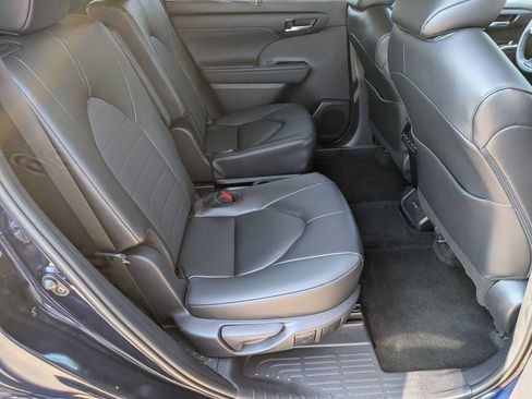 Used 2026 Toyota Highlander XLE AWD/4WD image 18