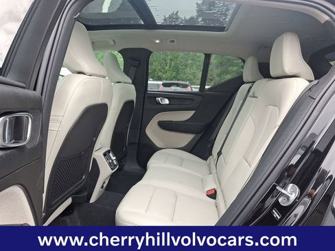 Certified 2025 Volvo XC40 B5 Ultra w/ Protection Package Premier image 10