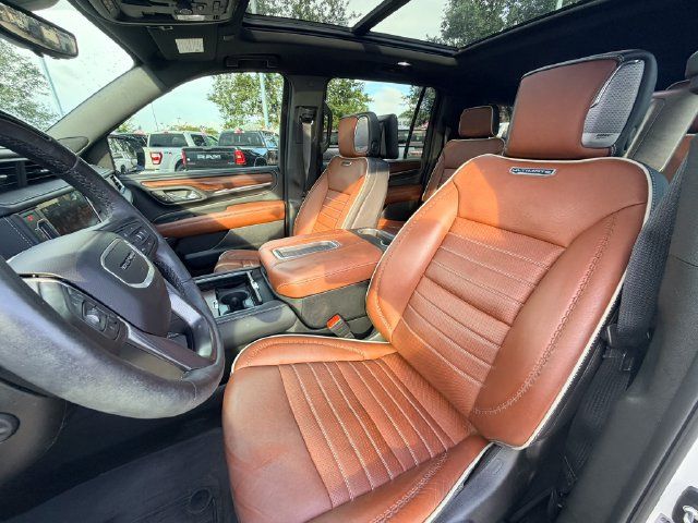 Used 2024 GMC Yukon XL Denali Ultimate AWD/4WD image 13
