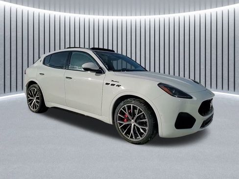 New 2026 Maserati Grecale Modena image 2