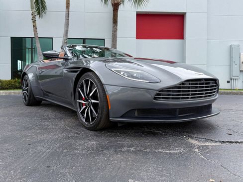 Used 2020 Aston Martin DB11 Volante RWD image 7