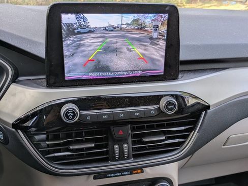 Used 2020 Ford Escape SEL image 12