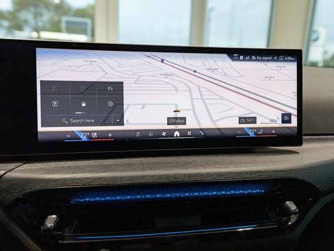 New 2025 BMW 330i xDrive Sedan w/ Convenience Package image 30