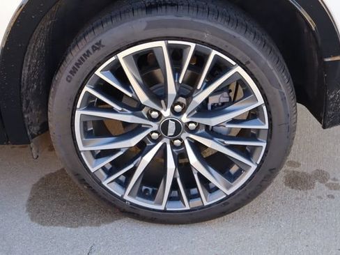 Used 2024 Cadillac XT4 Sport FWD image 29