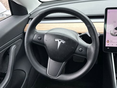 Used 2018 Tesla Model 3 Long Range image 17