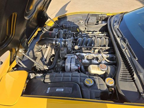 Used 2000 Chevrolet Corvette Convertible w/ Memory Pkg RWD image 18
