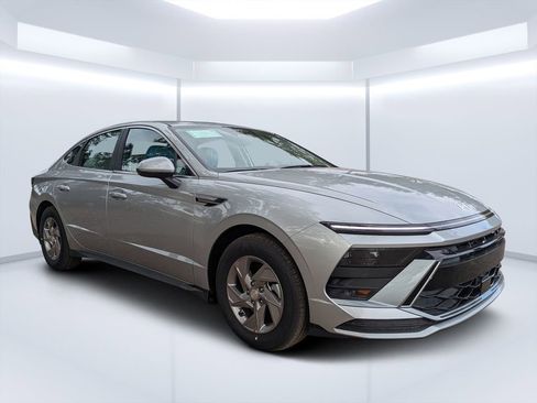 New 2026 Hyundai Sonata SE FWD image 1