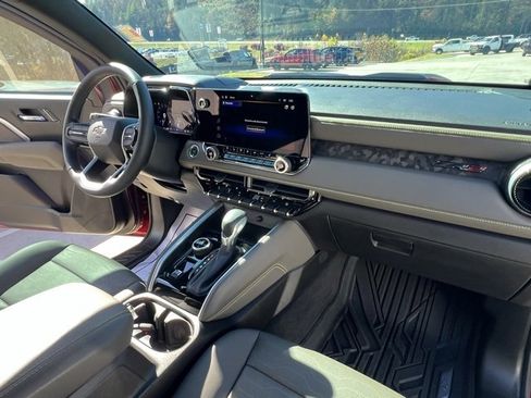 Used 2024 Chevrolet Colorado ZR2 w/ ZR2 Convenience Package III image 31