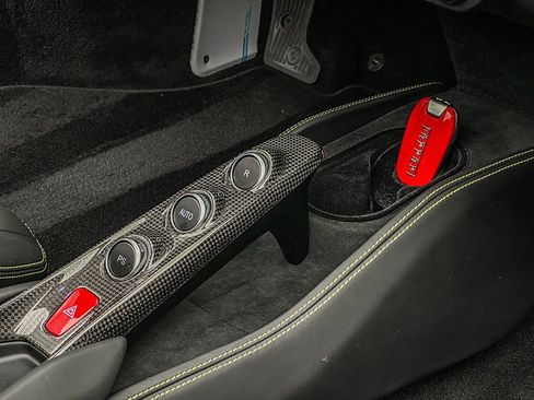 Certified 2022 Ferrari F8 Tributo image 14