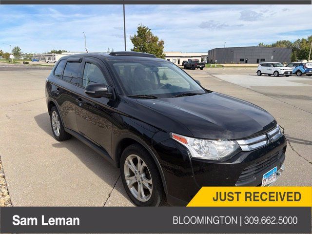 Used 2015 Mitsubishi Outlander SE AWD/4WD image 1
